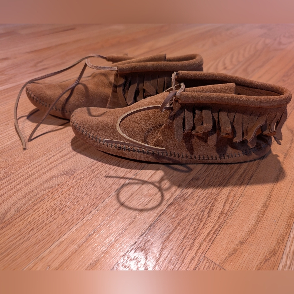 Men's 9 Tan Suede Softsole Moccasin Shoes- NWOT - Picture 2 of 6
